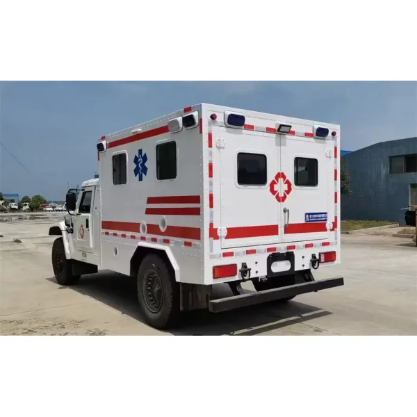 Dongfeng High Quality 4X4 Ambulance/Box Type Ambulance