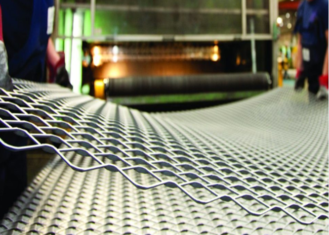 Mill Finishing Extruded Metal Mesh , Galvanized Aluminum Expanded Metal Grating