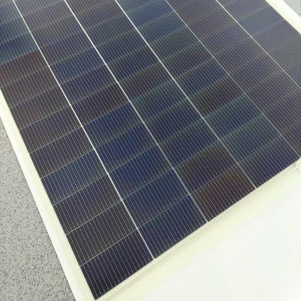 Serre 520W Panneau de cellules solaires à couche mince et souple Inverseur hybride Module BIPV Panneau photovoltaïque avec conception portable