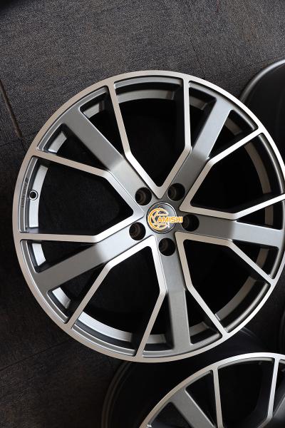 Grey 66.5 Hole 18 Inch Aluminum Rims , ET40 5 Twin Spoke Alloy Wheels