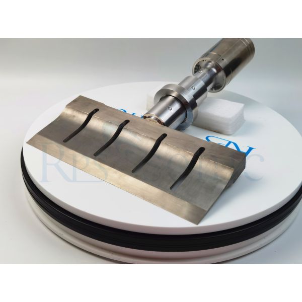 20Khz 500W Half Wave Ultrasonic Cake Cutting Machine 305mm Titanium