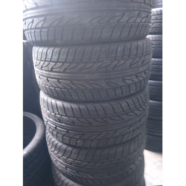 215/45R17 PCR Tyres ISO CCC DOT ECE Half Steel Radial Tire