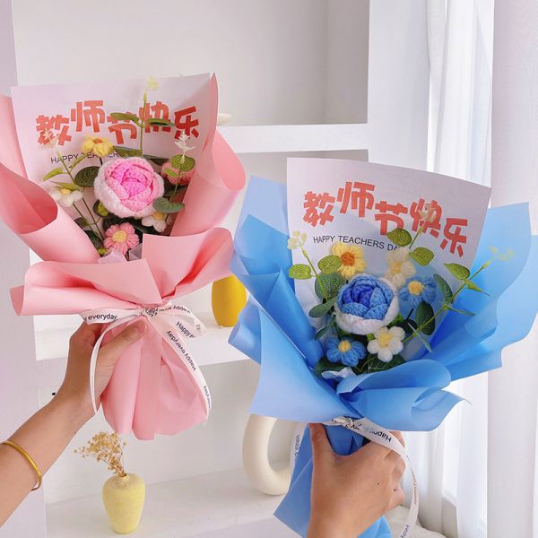 Teacher’s Day Exclusive Rose Bouquet Handmade Knitted Floral Gift Realistic-Looking Yarn Flowers for Teachers