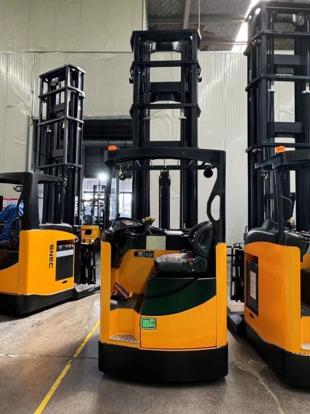 Snsc 1500kg 2000kg Caminhão eléctrico de alcanço em empilhadeira elevadora dupla de tesoura