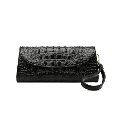 Poche en cuir de sac d'embrayage de Foldover de petit noir doux de dragonne