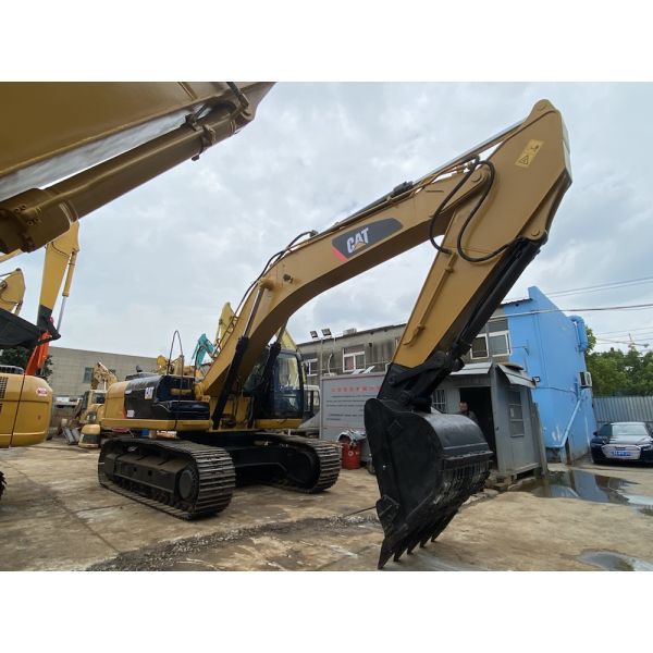 Second Hand 330D CAT Construction Machinery Excavator With 1.5m3 Bucket
