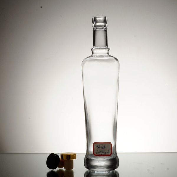 Super Flint Glass Material 500ml 700ml 750ml Empty Rum Clear Liquor Bottle for Beverage