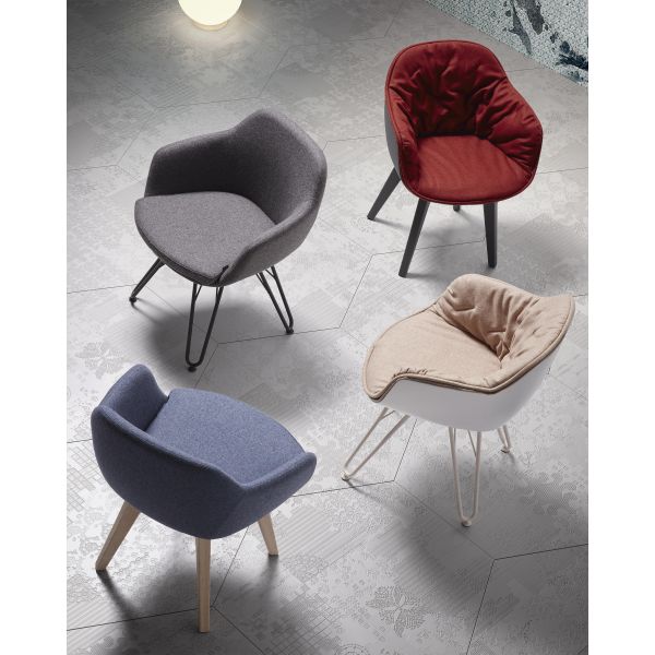 Solid Wood Restaurant Patio Furniture Chairs , Comfortable Casual Dining Chairs