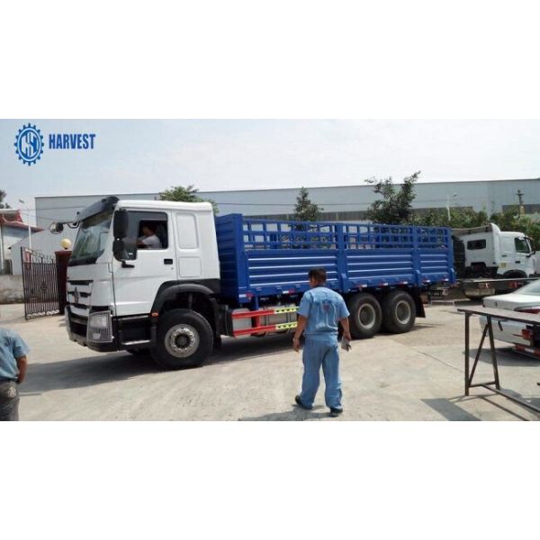 Max Speed 102km/H Sinotruk Howo 7600x2300x1400mm Heavy Cargo Truck
