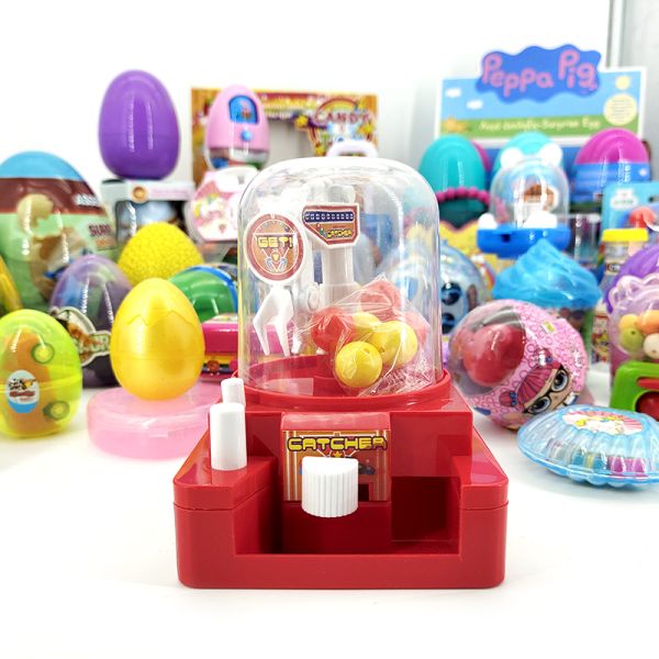 Полость красной игрушки машины Gashapon шариков пластиковая отливая в форму Multi
