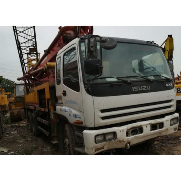 ISUZU 37 White Used Concrete Pump With 32.1 Meters Maximum Cloth Depth