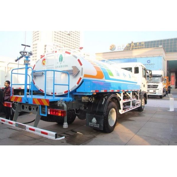 SINOTRUK HOWO 4x2  Euro II 10,000 Liters Water Tanker Transport Truck for sale