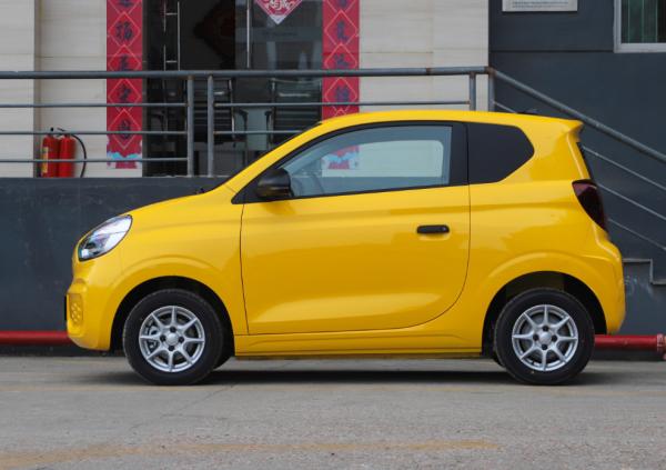 4 Seater Electric Mini Hybrid Car SAIC Roewe CLEVER EV 2022 311KM
