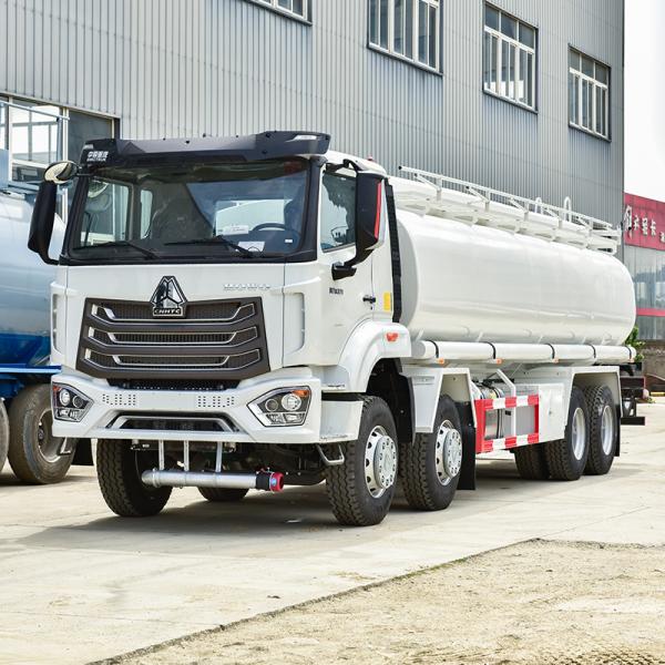 High Capacity 25000 Liter Manhole Fuel Tank Truck with 12 Wheels Max Torque 500 - 1000Nm