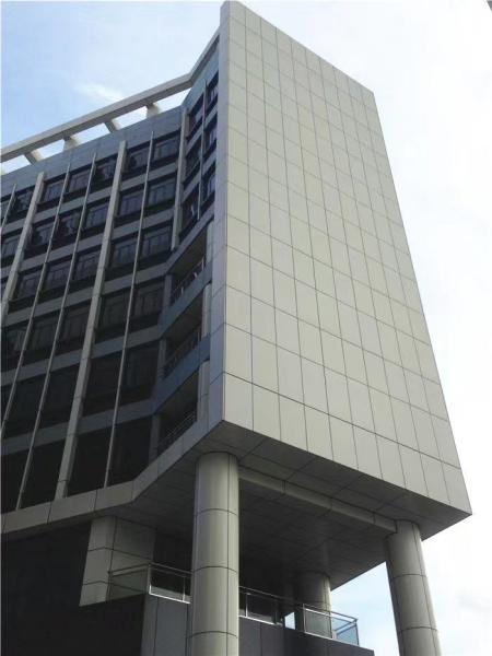 Bonne isolation acoustique Plafonds métalliques modernes Rideau en aluminium résistant aux intempéries
