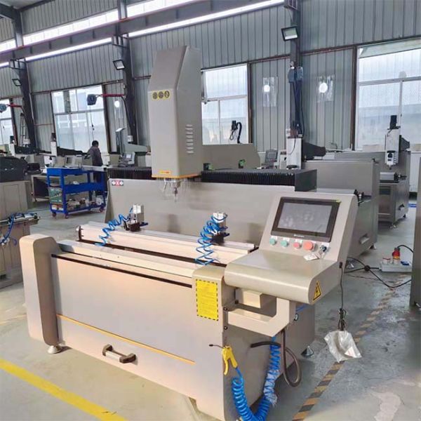 Фрезерный полуавтомат алюминиевого окна и машинного оборудования 800mm двери алюминиевый