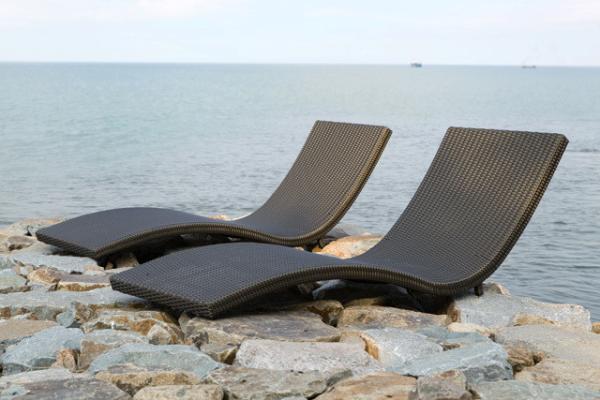 Hotel Swimming Outdoor Pool Chairs with Water-Proof Modern Aluminum Sun Loungers and 3-5 Years Rattan