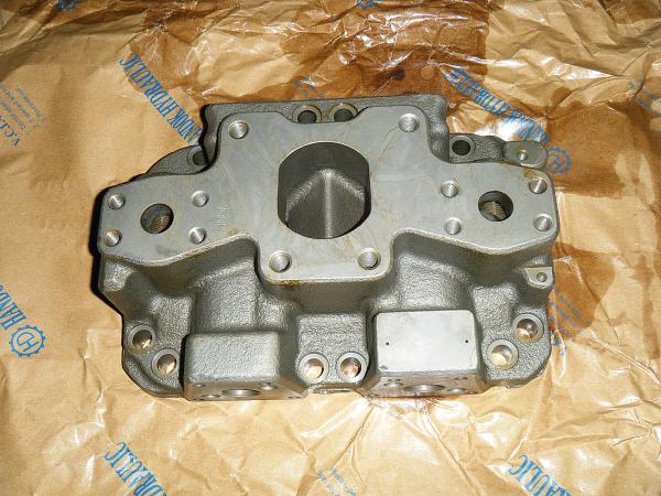 Hitachi Excavator Hydraulic Pump Parts EX100-5 EX120-5 EX135 HPV050 HPVO50 Head Cover