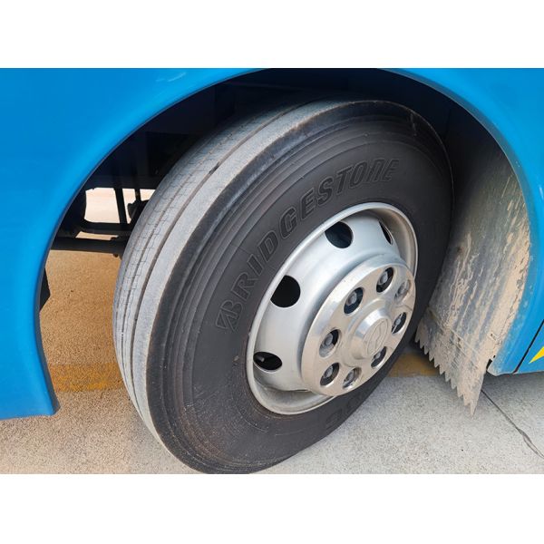 Euro 5 LHD Second Hand Buses And Coaches HIGER Diesel Used Bus 38 Seats