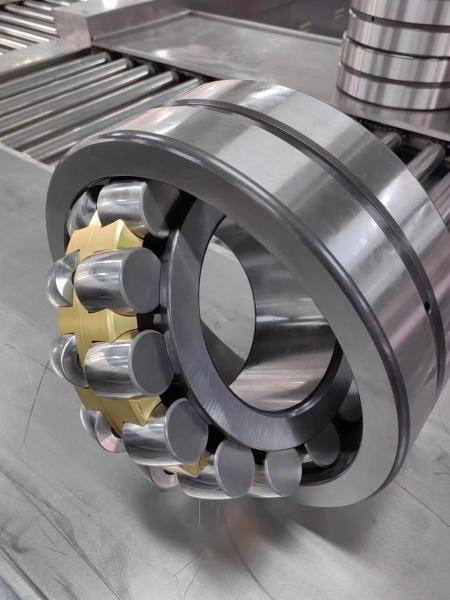 Roulement à rouleaux industriel de alignement automatique 24028CA 140x210x69