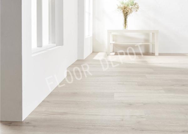 Wood Grain Stone Plastic Composite Flooring UV Coating Virgin Material Embossed