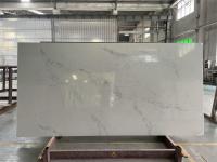 Dalle de pierre de quartz blanc artificiel de 6,5 Mohs Statuario Maximus 5031 Calcatta