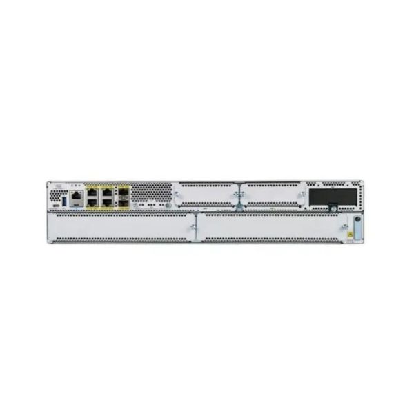 Le routeur 8300-2N2S-6T est monté sur un rack.