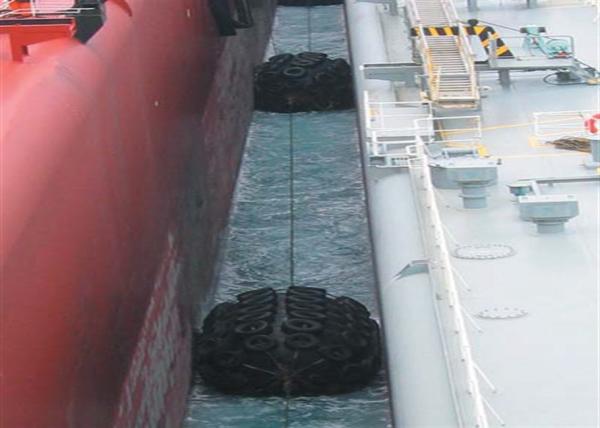 1.0*1.5~1.2*2.0 High Performance Pneumatic Rubber Fender UV Protection