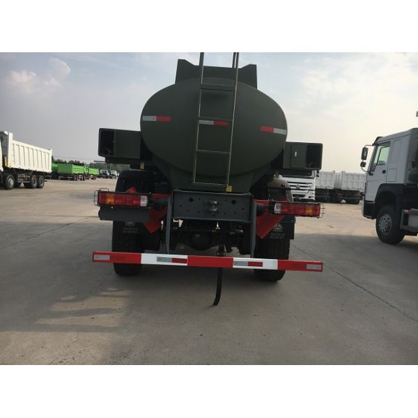SINOTRUK HOWO 4x4 вся автоцистерна топлива привода 290hp 5000L колеса с насосом