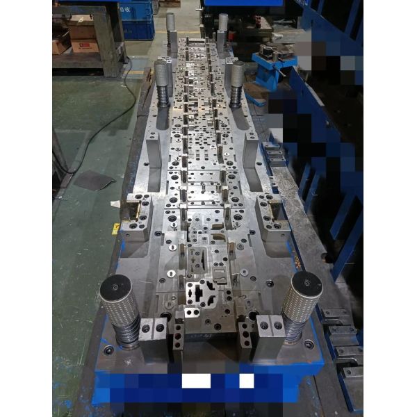 Automotive Stamping Tooling
