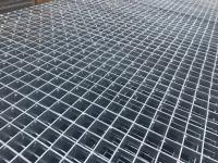 Tratamento de superfície galvanizado liso grating de aço de mergulho quente do fechamento feito sob encomenda da imprensa