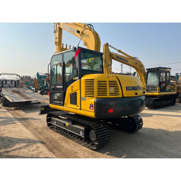 Used Komatsu PC60 Excavator 0.37m³ 6 Ton Second Hand Crawler Digger For Construction