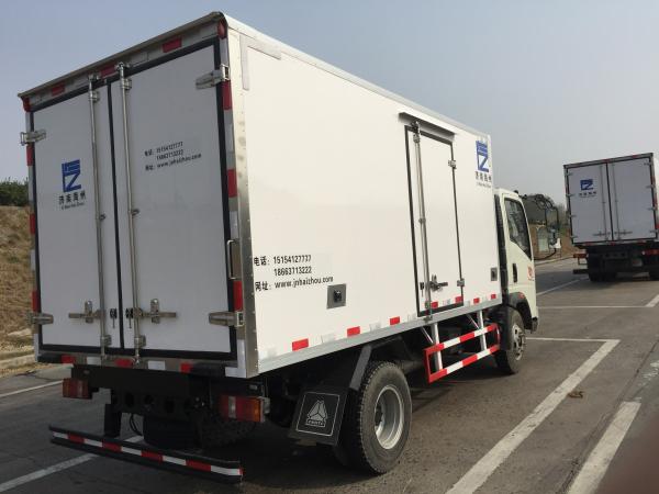 Refrigerated Box Truck With Frp Insulation Panels , Refrigerated Truck Loads