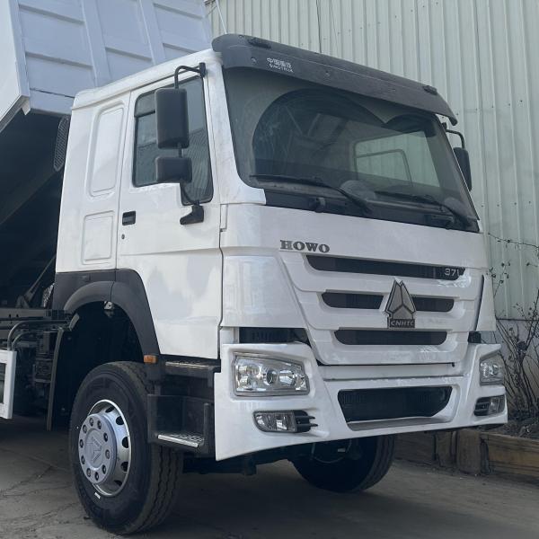 Sinotruck utilisé Howo Dump Truck 6x4 Euro 2 Spécification 5600X2300X1500mm Cisterne à carburant 300L Capacité de charge maximale de 30 tonnes