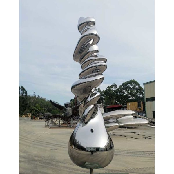 Открытый сад нержавеющей стали орнаментирует статуи полная длина в 2,5 метра