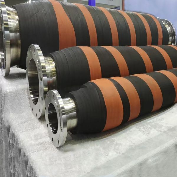 Customized Sized Floating Dredging Hoses Mud Dredge Hose Multi Layer Construction
