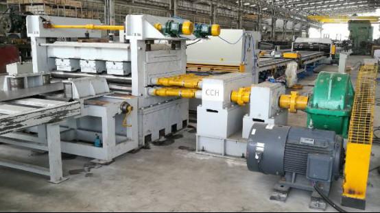 800 - a bobina laminada a alta temperatura do aço suave de 1600mm Q235A cortou à linha da máquina do comprimento