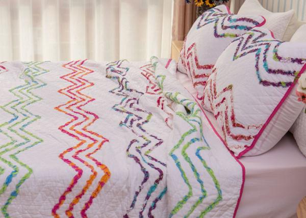 Country Style Wave Embroidered King Size Patchwork Quilts 3pcs 100% Cotton
