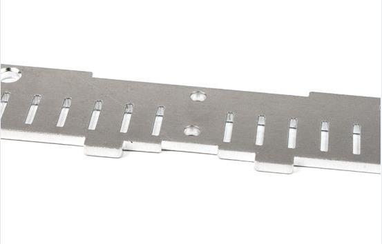 Tensão de funcionamento de alumínio de Tin Plated Aluminum Bus Bar 3V-24V da fabricação das peças para o dispositivo elétrico