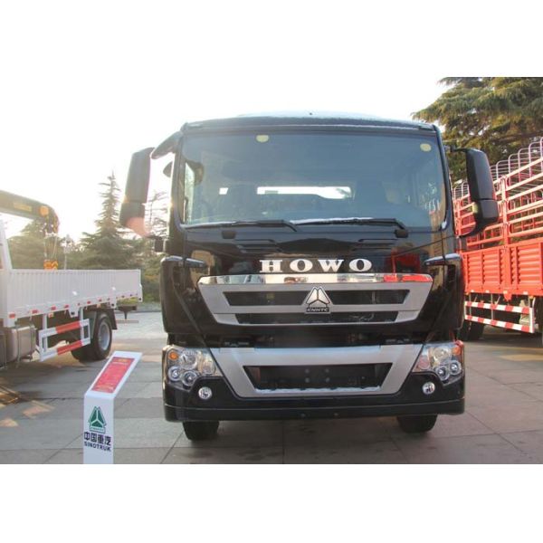 Semi- Trailer Cargo Van Truck SINOTRUK HOWO 16-20 Tons 4X2 LHD 290HP
