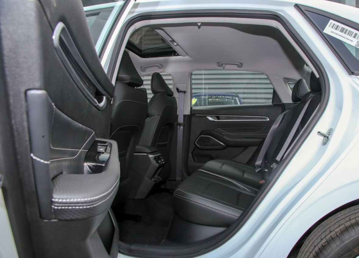 1.5T 114HP L4 Автомобиль Geely Geely Emgrand Четвертое поколение 1.5L CVT Elite