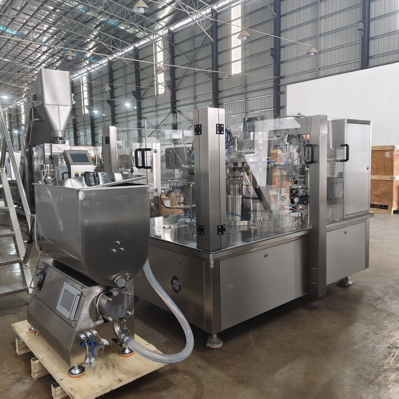 CE Certificate LC-300R 8 Stations Automated Pre-made spout bags rotary packing machine wash liquid/ shampoo/ d/high speed laundry detergent spouted pouch rotary doypack Teflon sealer packing machine