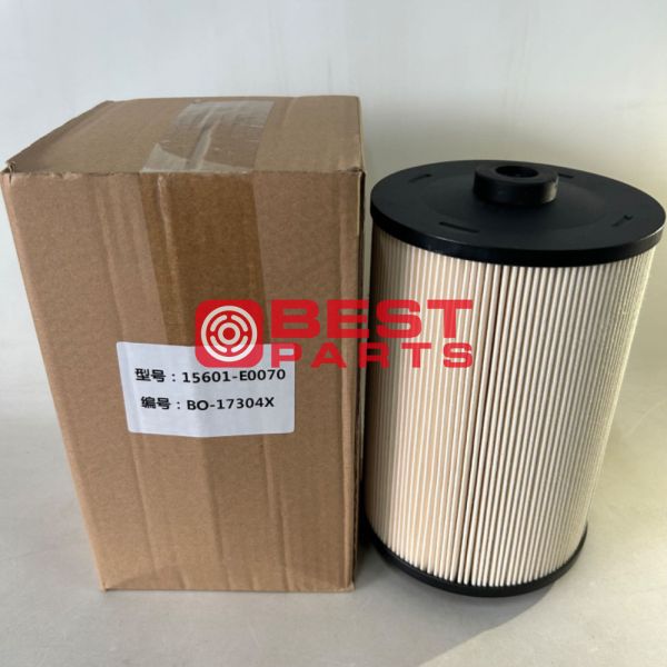 Auto Spare Engine Parts Oil Filter 15601-E0070 VH15601E0070 EO13040 S1560-72360 For Truck Parts
