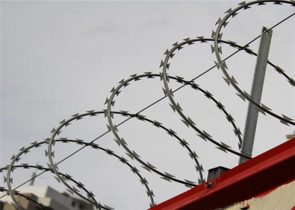 BTC Barbed Tape Single Coil Galvanized Razor Wire Reinforced Concertinas