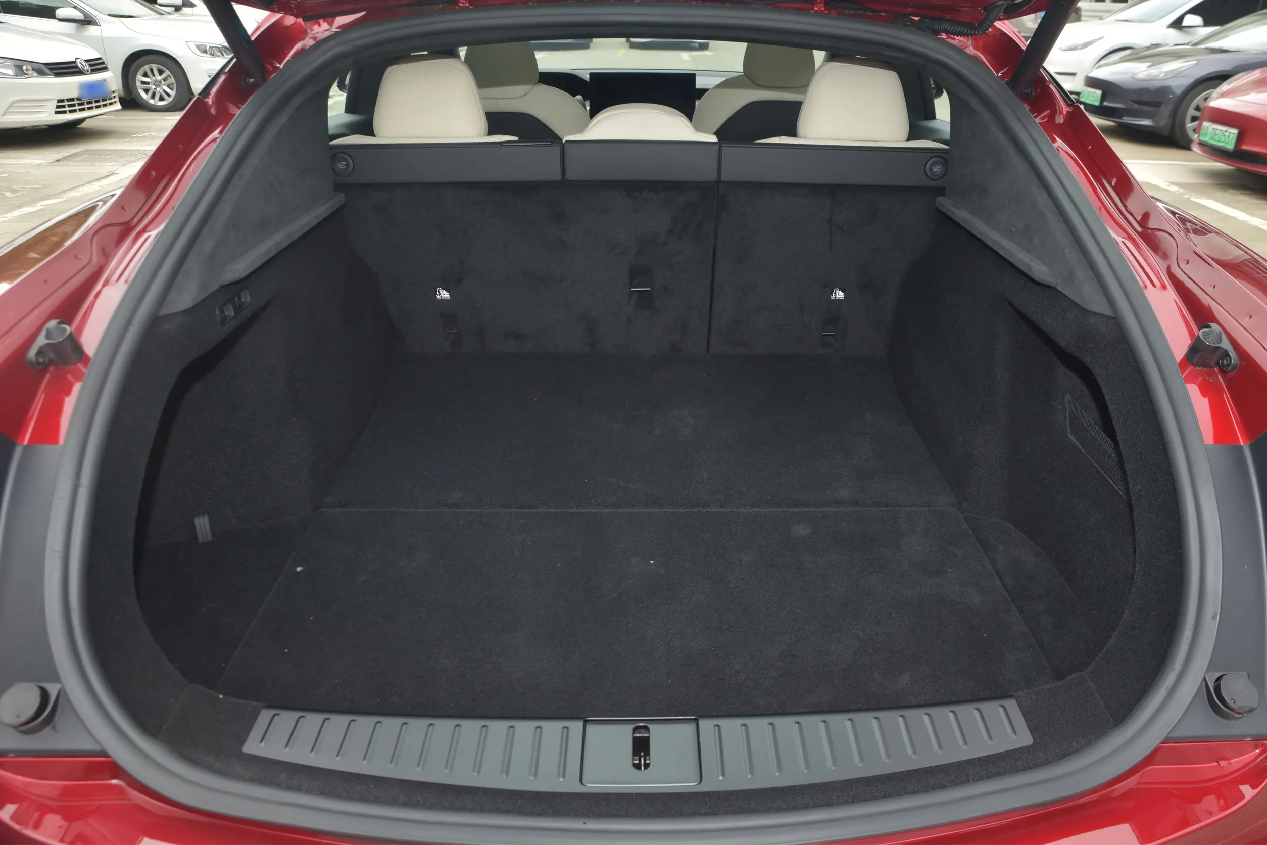 Чистый электрический седан Tesla EV Car Model S 2023 хэтчбек