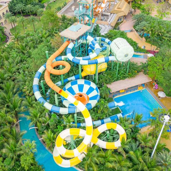 Public Water Amusement Equipment Is Customized by Commercial Large Slides and Long Slides of Water Park Attractions.