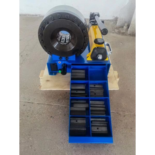 1 Inch Manual Hydraulic Hose Crimping Machine Crimping Range From 6mm To 25mm Blue Colour With 7 Dies For Hydraulic Applications