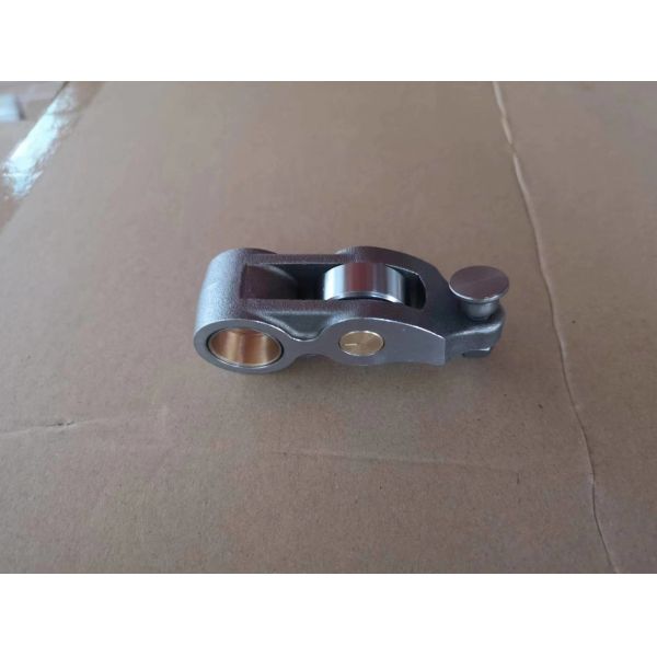 El brazo basculante 1126100452 del excavador del motor EX300-3 EX300-5 6SD1 incluye el tornillo y la tuerca de ajuste