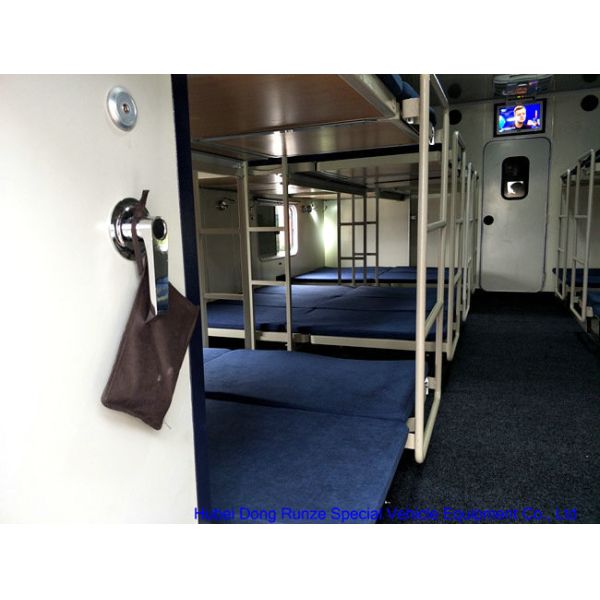 Camouflage Mobile Workshop Truck , Isuzu FVZ Outdoor Caravan With Sleep Bed