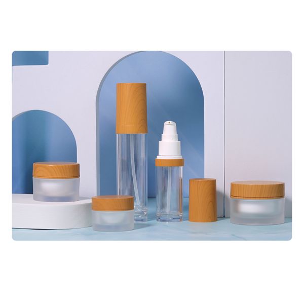 Cosmetic Acrylic Bottles 30ml 50ml 100ml 120ml Luxury Empty Perfume Bottles With Wood Cover